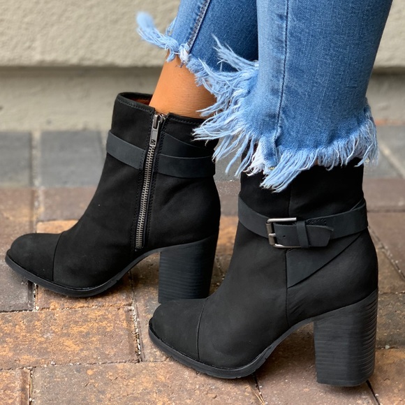 Black Distressed Leather High Heel Ankle Boots - Picture 4 of 8